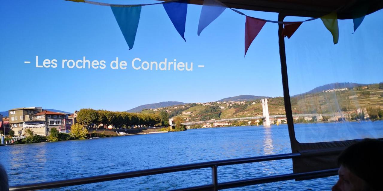 Comme A La Maison Clonas-sur-Vareze Bagian luar foto