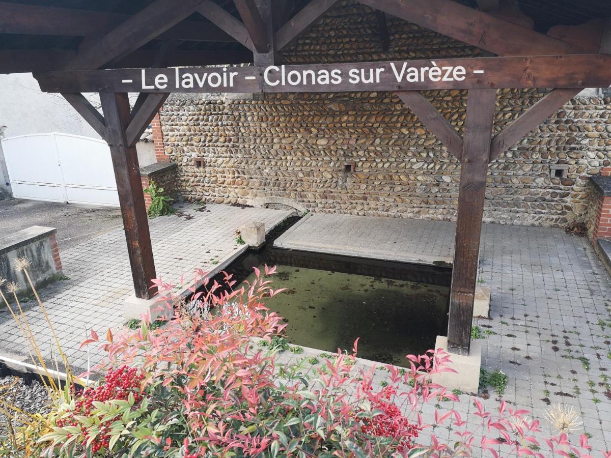 Comme A La Maison Clonas-sur-Vareze Bagian luar foto
